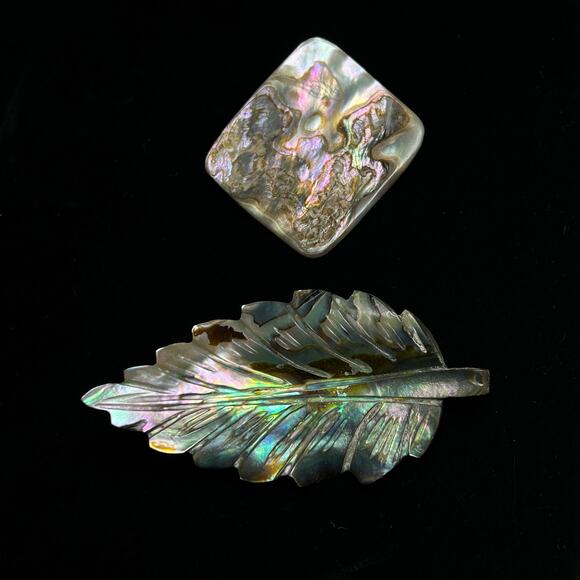 2 Vintage Mother of Pearl M.O.P. Leaf and Square Brooches/Pins 1.25x2.5in - Picture 4 of 8